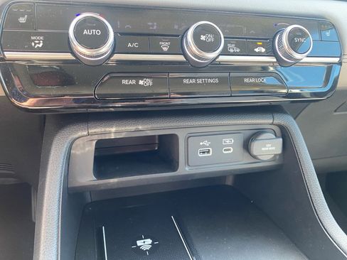 Certified 2025 Honda Pilot EX-L image 22