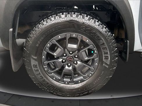 Used 2022 Nissan Frontier PRO-4X w/ Pro-4X Premium Package image 38