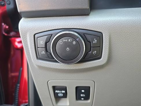 Used 2018 Ford F150 XLT w/ Equipment Group 302A Luxury AWD/4WD image 16