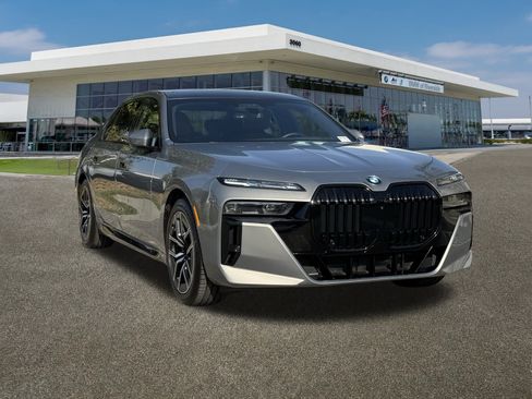 Certified 2023 BMW 740i w/ Executive Package image 2