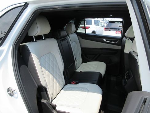 Used 2024 Volkswagen Atlas Cross Sport SEL Premium R-Line AWD/4WD image 23
