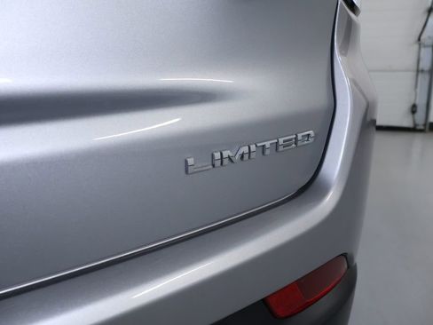 Used 2022 Jeep Compass Limited image 11