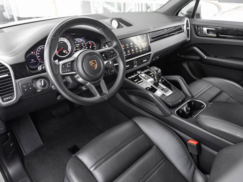 Certified 2023 Porsche Cayenne image 4