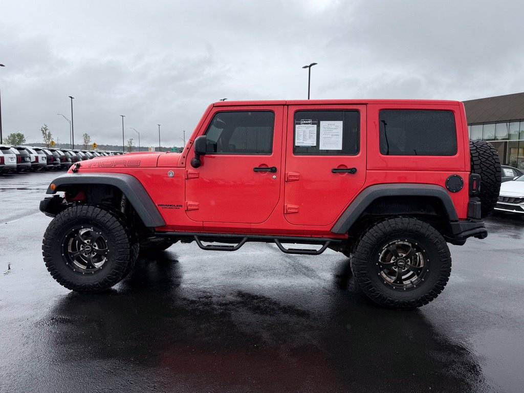 Used 2013 Jeep Wrangler Unlimited Sahara AWD/4WD image 9
