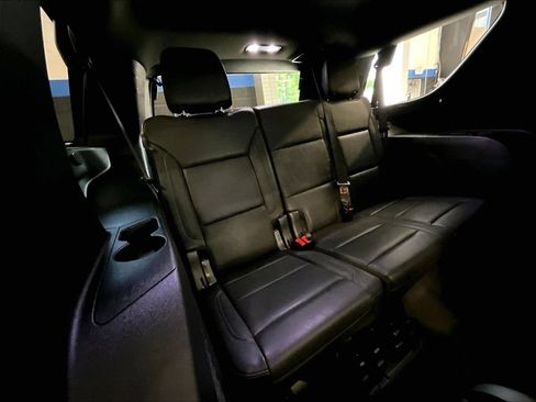 Used 2022 Chevrolet Tahoe LT w/ Luxury Package AWD/4WD image 17