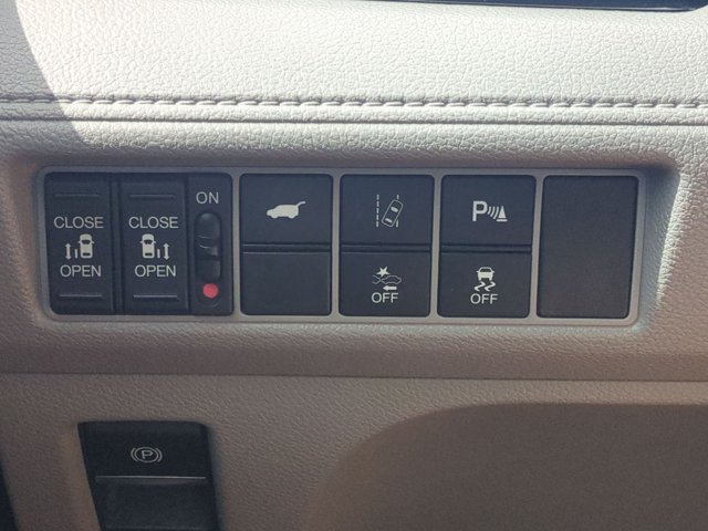 Used 2018 Honda Odyssey Elite image 15