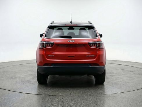 Used 2025 Jeep Compass Limited AWD/4WD image 7