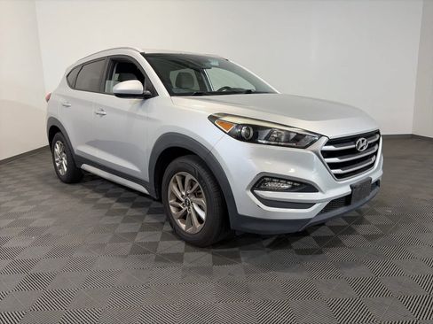 Used 2017 Hyundai Tucson SE w/ SE Popular Package 02 FWD image 1