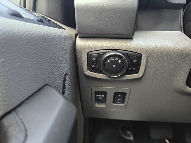 Used 2020 Ford F150 XLT w/ Equipment Group 302A Luxury AWD/4WD image 21