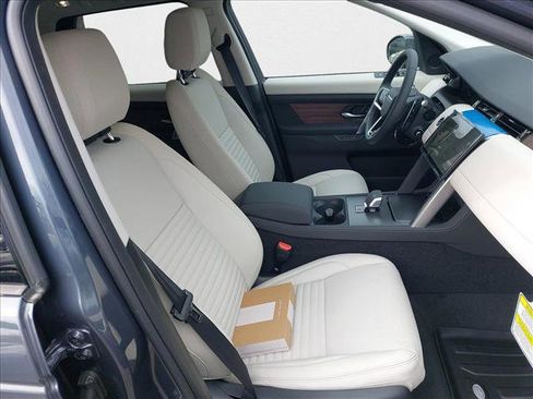 New 2025 Land Rover Discovery Sport S image 10