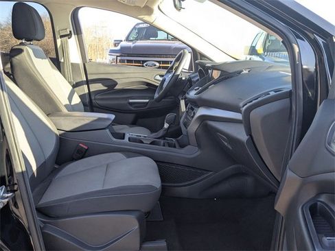 Used 2017 Ford Escape SE w/ Equipment Group 201A image 25