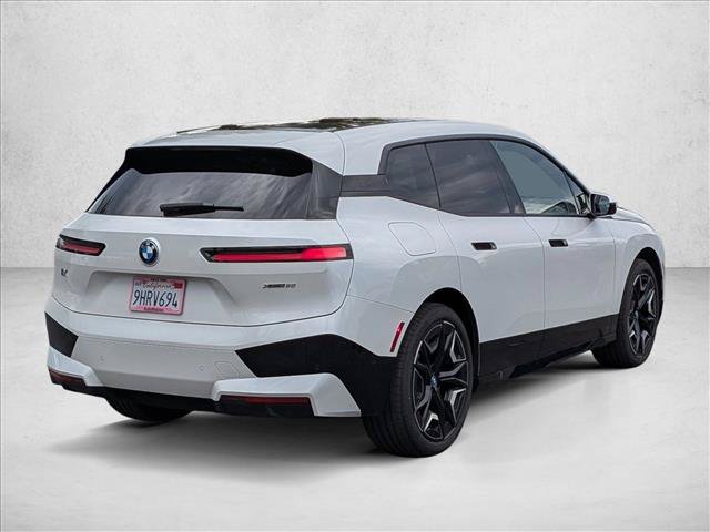 Used 2024 BMW iX xDrive50 w/ Sport Package AWD/4WD image 6