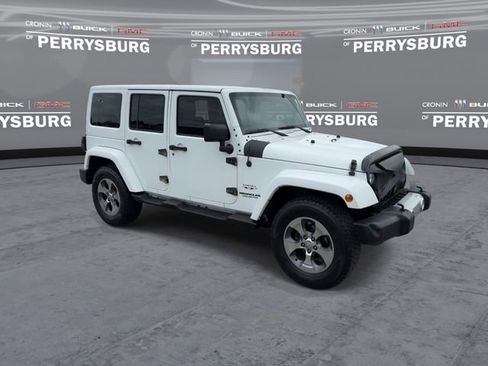 Used 2016 Jeep Wrangler Unlimited Sahara w/ Connectivity Group AWD/4WD image 2