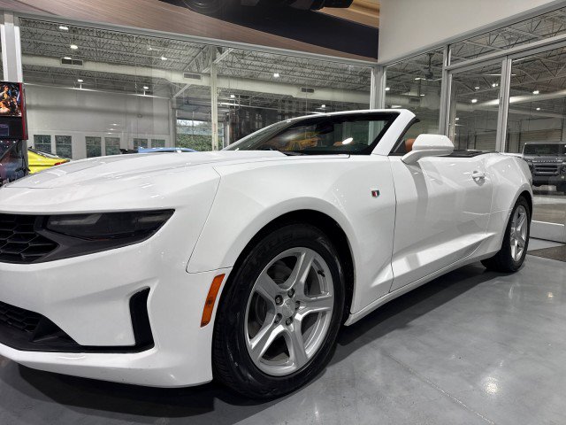 Used 2021 Chevrolet Camaro LT RWD image 17