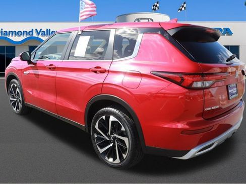 Used 2024 Mitsubishi Outlander 4WD Plug-In Hybrid image 4