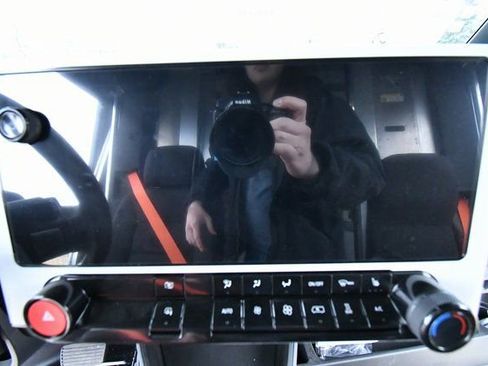 New 2025 Chevrolet Brightdrop 400 w/ Power Door Package image 4