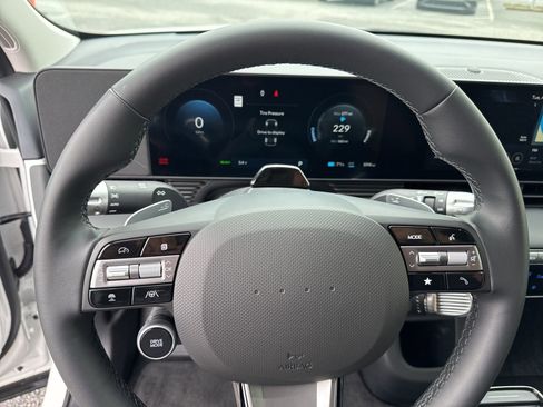 Used 2026 Hyundai Ioniq 5 SEL RWD image 32