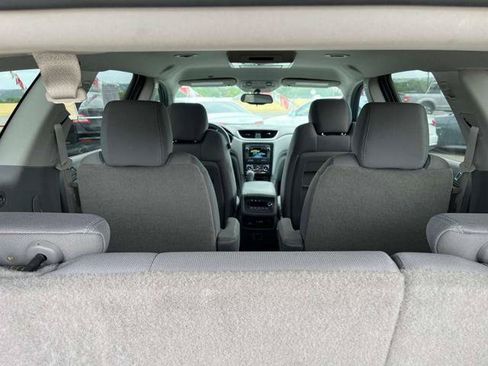Used 2014 Chevrolet Traverse LT FWD image 13