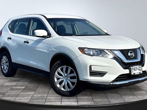 Used 2017 Nissan Rogue S AWD/4WD image 3
