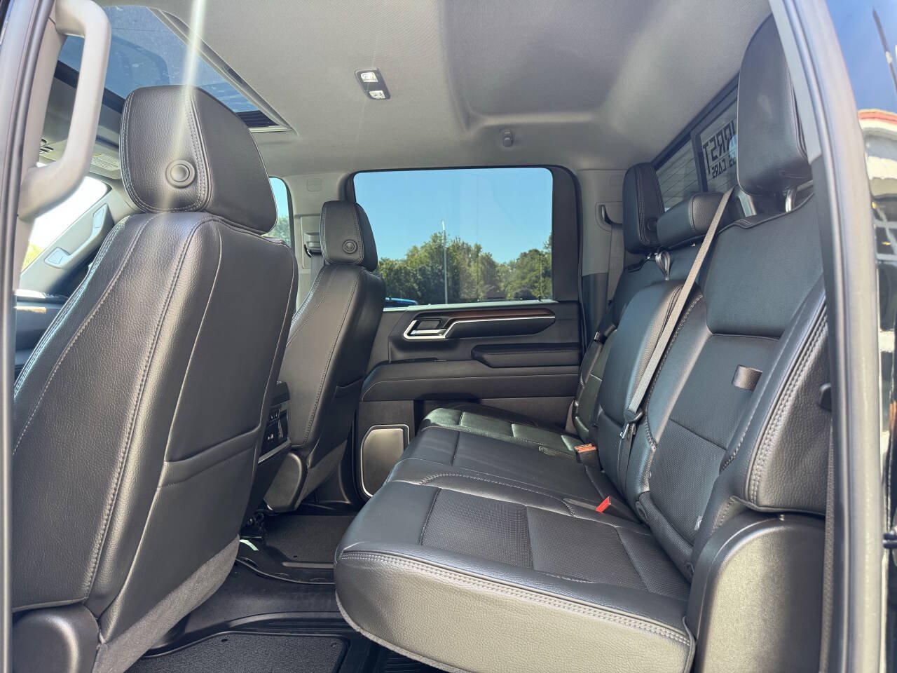 Used 2025 GMC Sierra 3500 Denali w/ Denali Reserve Package AWD/4WD image 35