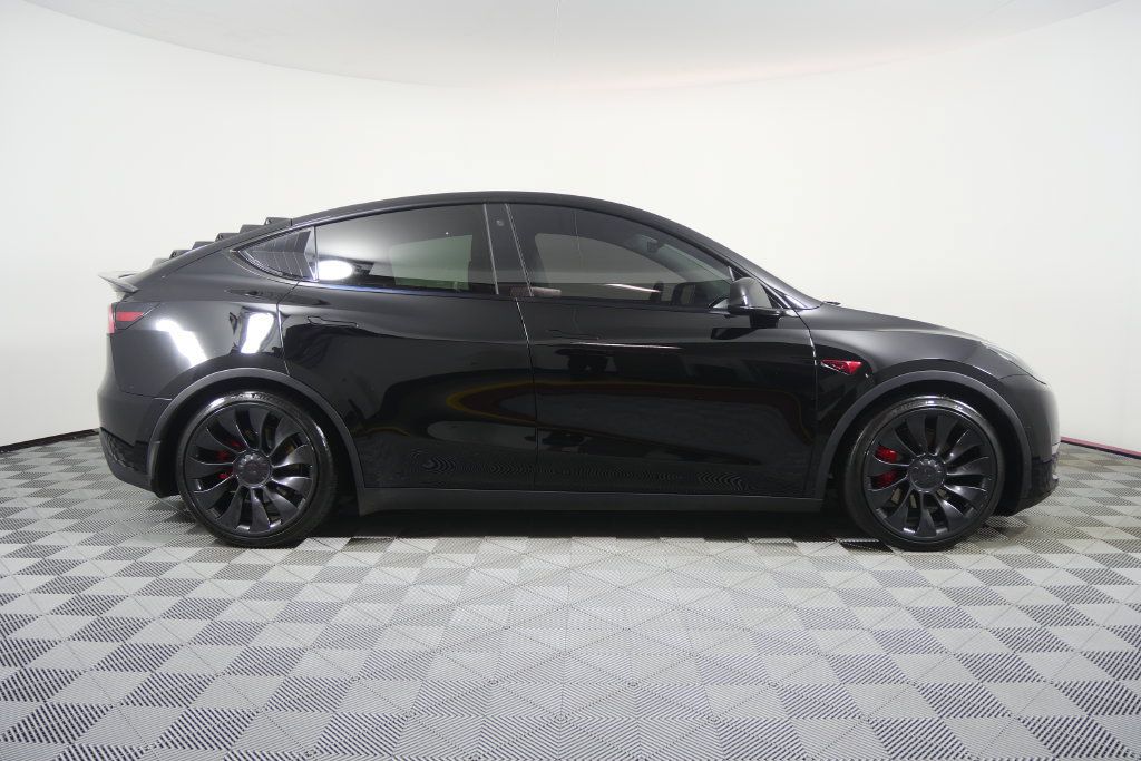 Used 2022 Tesla Model Y Performance AWD/4WD image 3