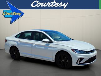 Used 2025 Volkswagen Jetta SE w/ Sunroof Package FWD video 1