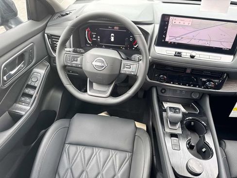 New 2026 Nissan Rogue Platinum image 18