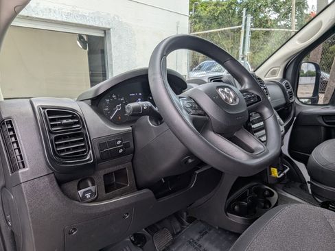Used 2023 RAM ProMaster 2500 FWD image 12