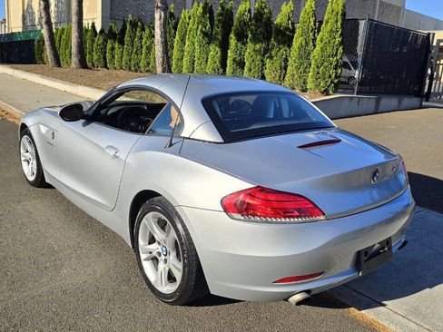 Used 2011 BMW Z4 sDrive35i image 7