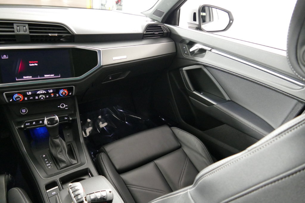 Used 2023 Audi Q3 2.0T Premium Plus w/ Premium Plus Package AWD/4WD image 25