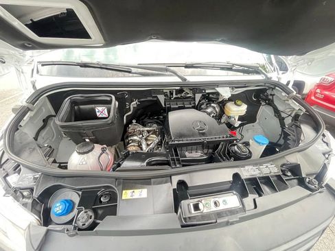 Used 2025 Mercedes-Benz Sprinter 2500 image 24