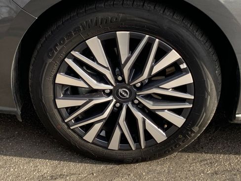 Used 2025 Nissan Altima 2.5 SV image 29