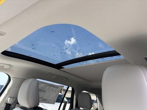 New 2026 Lincoln Aviator AWD w/ Jet Appearance Package image 24