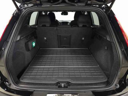 Certified 2023 Volvo XC40 Recharge Ultimate w/ Protection Package Premier image 9