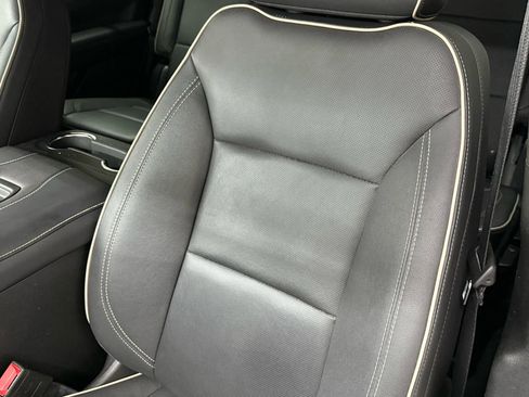 Used 2024 GMC Yukon SLT image 45