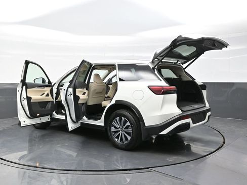 Used 2025 INFINITI QX60 Pure image 41