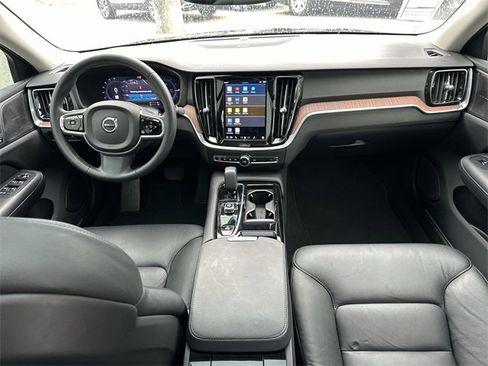 Used 2023 Volvo S60 T8 Plus image 21