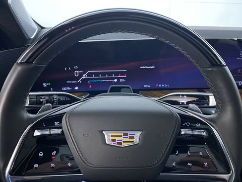 Used 2025 Cadillac Escalade Sport Platinum w/ LPO, ONYX Package image 3