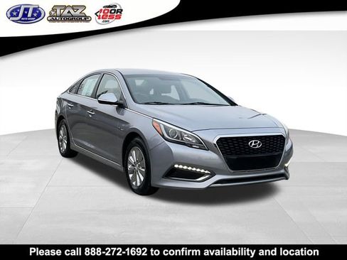 Used 2016 Hyundai Sonata SE image 1