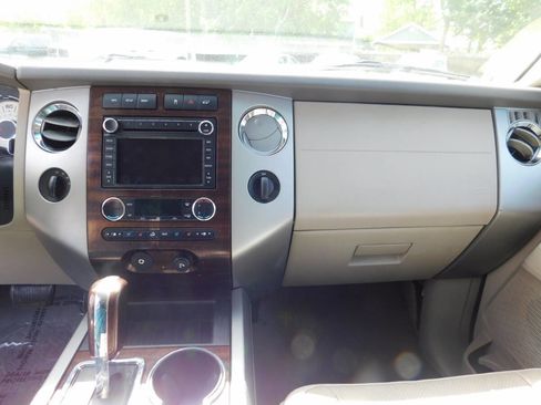 Used 2008 Ford Expedition EL Limited image 10