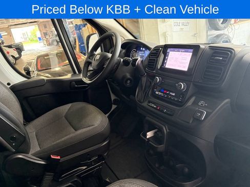 Used 2025 RAM ProMaster 2500 w/ U-Haul Equipment Group FWD image 21