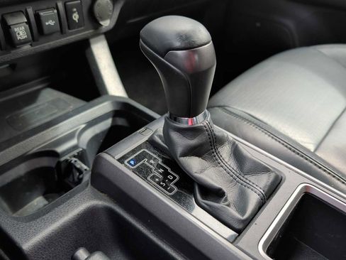 Used 2022 Toyota Tacoma TRD Off-Road image 22