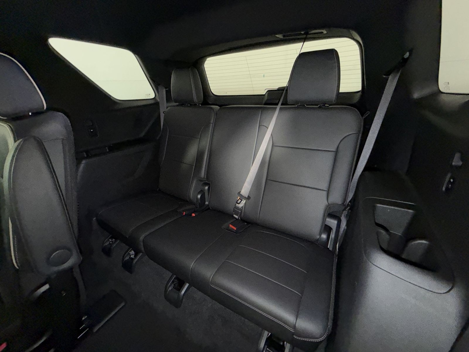 Used 2023 Chevrolet Traverse Premier FWD image 26
