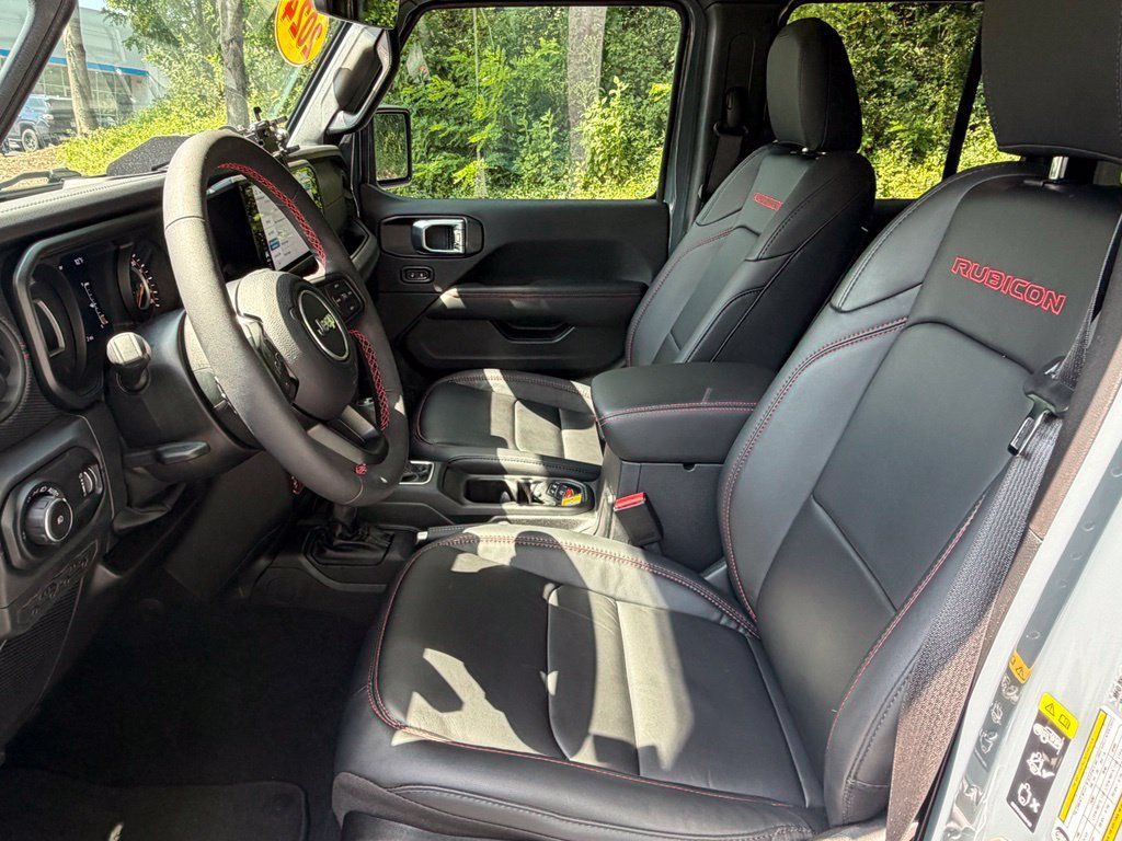 Used 2024 Jeep Wrangler Unlimited Rubicon AWD/4WD image 24
