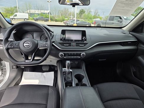Used 2024 Nissan Altima 2.5 S FWD image 12