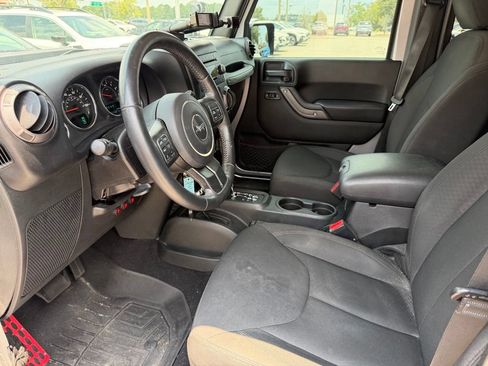 Used 2018 Jeep Wrangler Unlimited Sport S AWD/4WD image 22