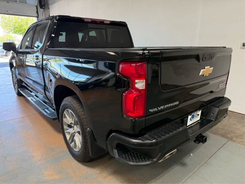 Used 2022 Chevrolet Silverado 1500 High Country w/ Z71 Off-Road Package AWD/4WD image 3