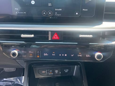 Used 2025 Kia K5 GT-Line w/ GT-Line Premium Package AWD/4WD image 17