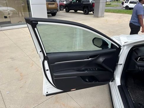 Used 2020 Toyota Camry XSE AWD/4WD image 24
