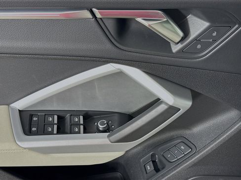 Certified 2025 Audi Q3 2.0T Premium Plus w/ Premium Plus Package image 11